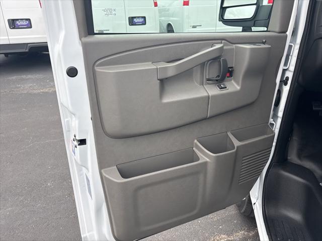 2025 Chevrolet Express Cargo Van RWD 2500 Regular Wheelbase WT