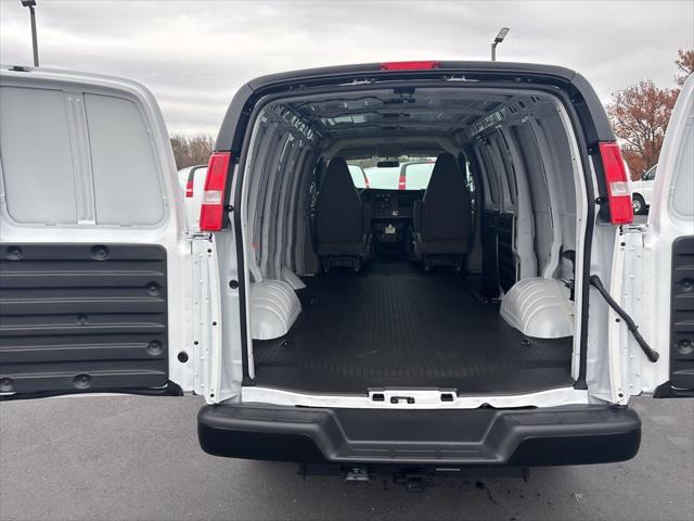 2025 Chevrolet Express Cargo Van RWD 2500 Regular Wheelbase WT