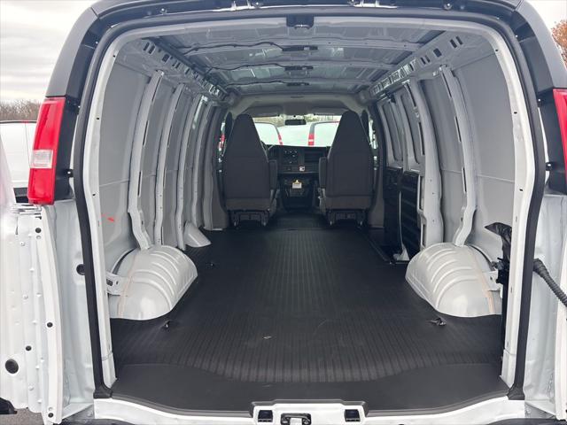 2025 Chevrolet Express Cargo Van RWD 2500 Regular Wheelbase WT