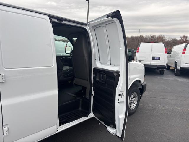 2025 Chevrolet Express Cargo Van RWD 2500 Regular Wheelbase WT