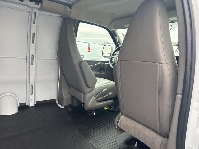 2025 Chevrolet Express Cargo Van RWD 2500 Regular Wheelbase WT