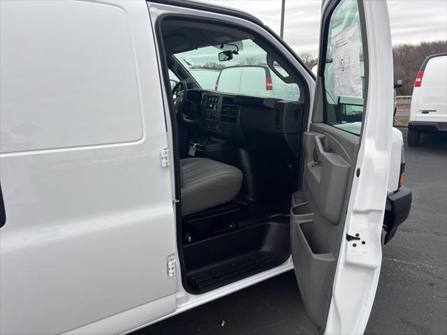 2025 Chevrolet Express Cargo Van RWD 2500 Regular Wheelbase WT