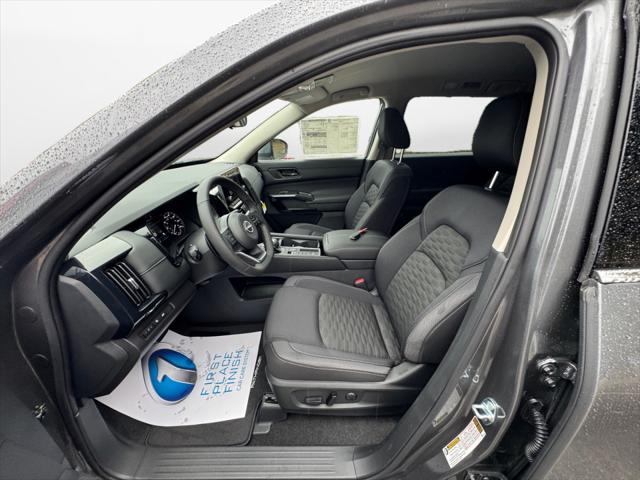 2025 Nissan Pathfinder SV FWD