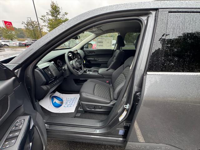 2025 Nissan Pathfinder SV FWD