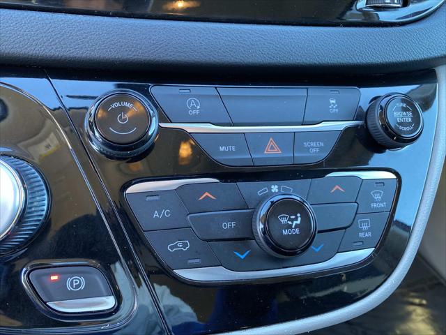 2020 Chrysler Voyager L