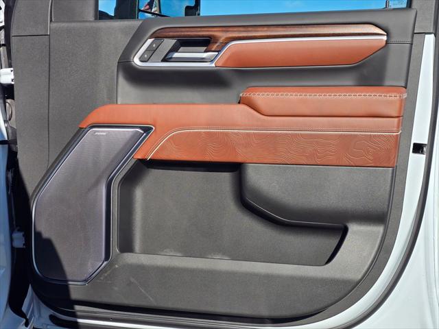 2026 GMC Sierra 2500HD Crew Cab, Standard Bed, Denali Ultimate, 4WD