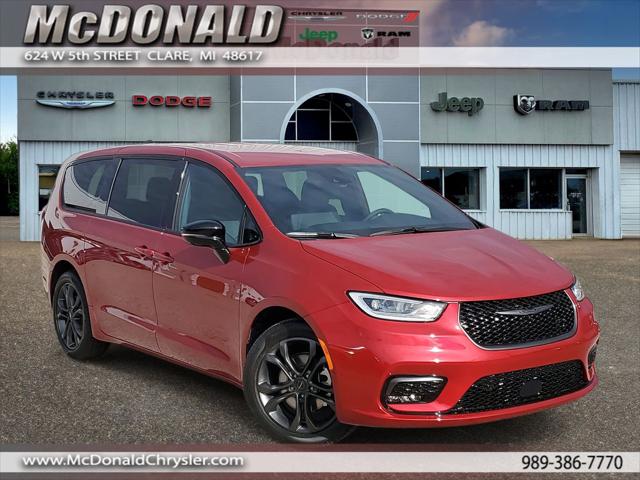 2026 Chrysler Pacifica Select for sale in Clare, MI
