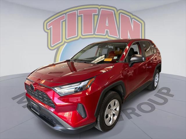 2024 Toyota RAV4 LE's photo