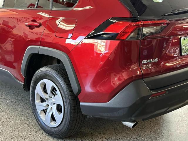 2024 Toyota RAV4 LE [8]