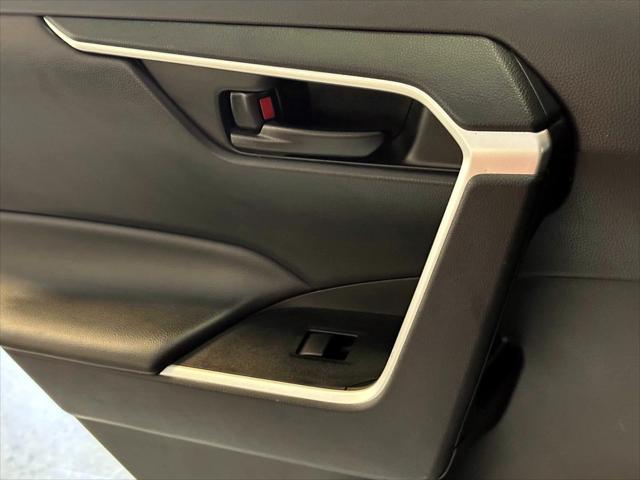 2024 Toyota RAV4 LE [18]