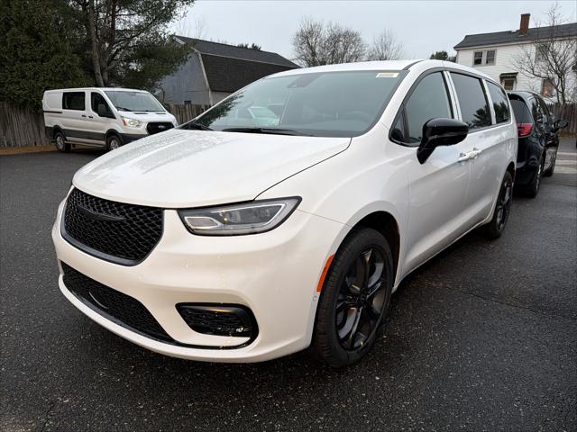 2026 Chrysler Pacifica PACIFICA SELECT AWD