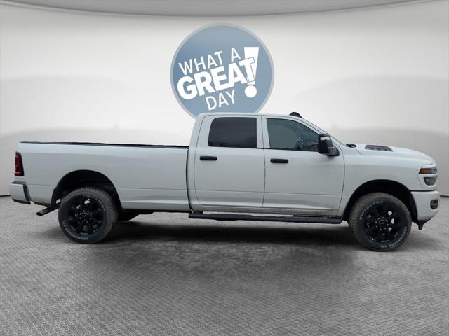 2026 RAM Ram 2500 RAM 2500 BLACK EXPRESS CREW CAB 4X4 8 BOX
