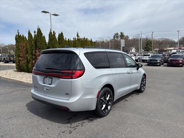 2026 Chrysler Pacifica PACIFICA SELECT AWD
