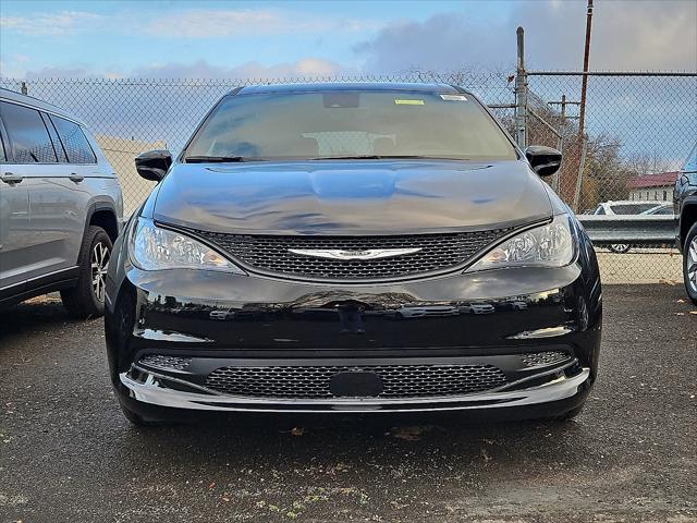 2026 Chrysler Voyager VOYAGER LX