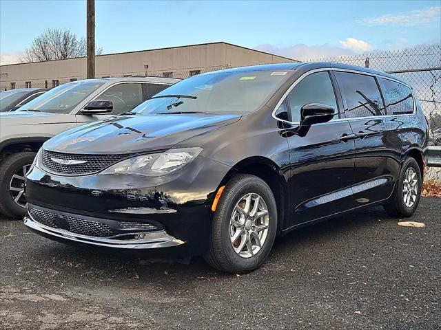 2026 Chrysler Voyager VOYAGER LX