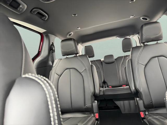 2026 Chrysler Pacifica Select AWD