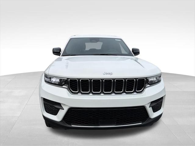 2025 Jeep Grand Cherokee GRAND CHEROKEE LAREDO 4X4