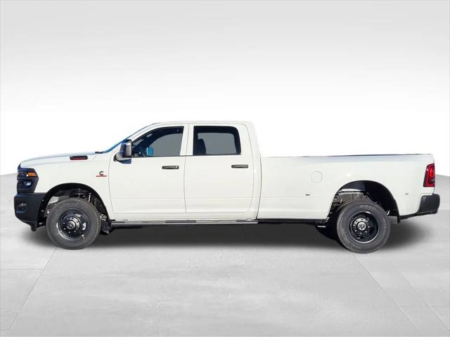 2026 RAM Ram 3500 RAM 3500 TRADESMAN CREW CAB 4X4 8 BOX