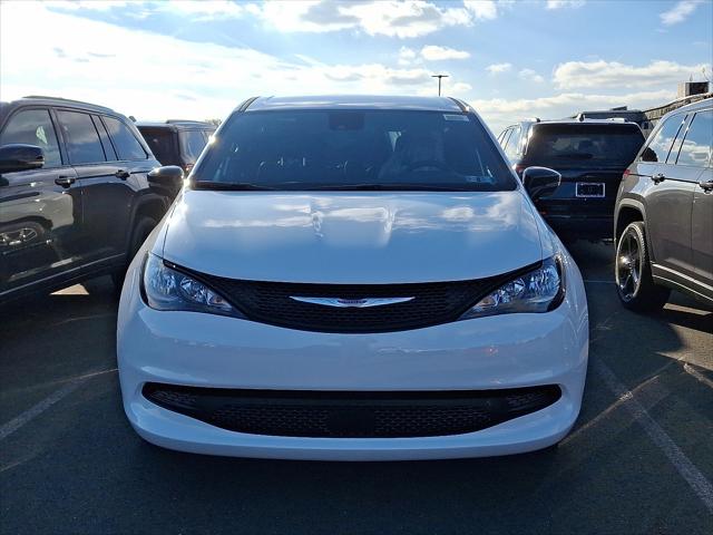 2026 Chrysler Voyager VOYAGER LX