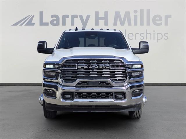 2026 RAM Ram 3500 RAM 3500 TRADESMAN CREW CAB 4X4 8 BOX