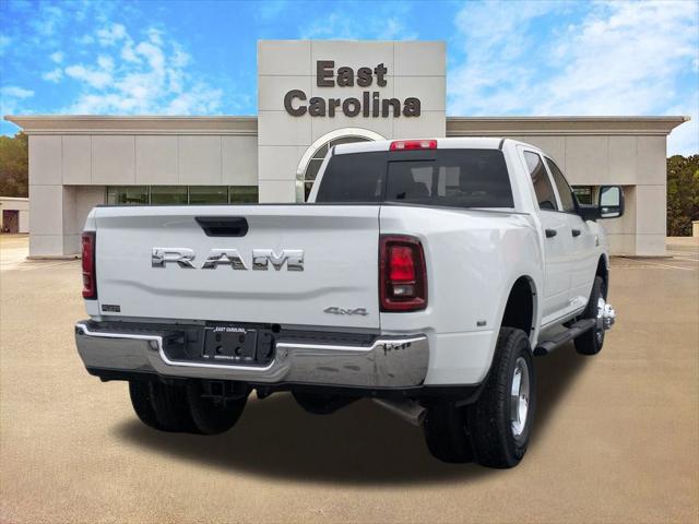 2026 RAM Ram 3500 RAM 3500 TRADESMAN CREW CAB 4X4 8 BOX