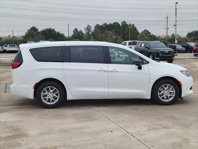 2026 Chrysler Voyager VOYAGER LX