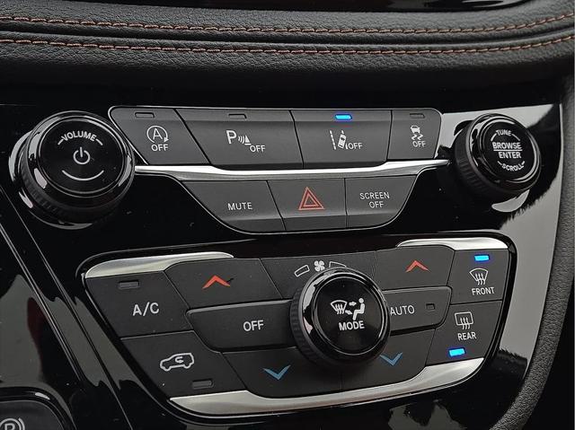 2026 Chrysler Pacifica Pinnacle AWD