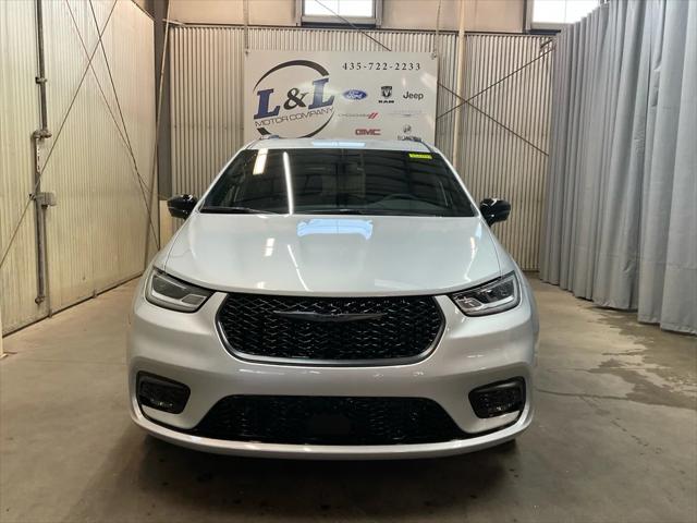 2026 Chrysler Pacifica PACIFICA SELECT AWD