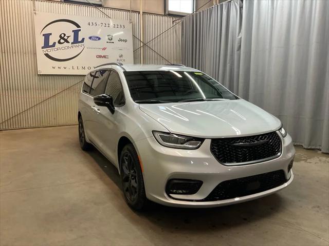 2026 Chrysler Pacifica PACIFICA SELECT AWD