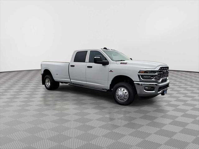 2026 RAM Ram 3500 RAM 3500 TRADESMAN CREW CAB 4X4 8 BOX