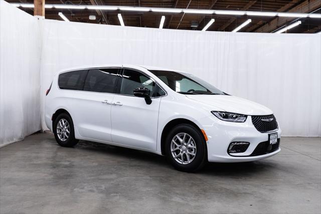 2026 Chrysler Pacifica PACIFICA SELECT