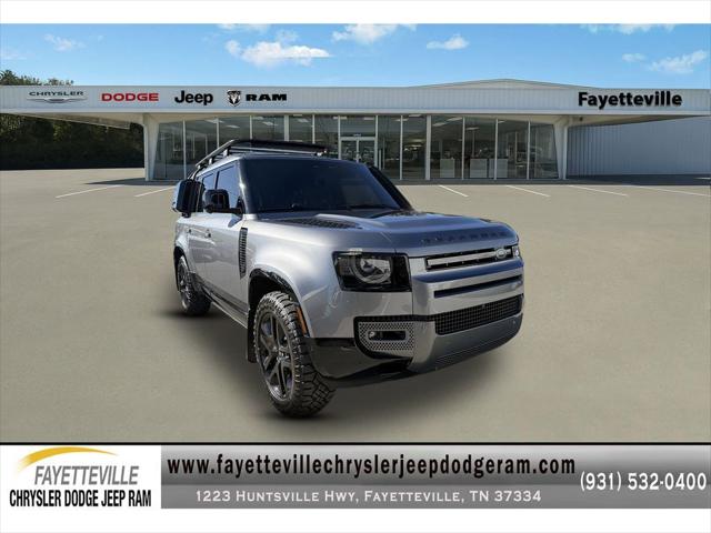 2024 Land Rover Defender 130 P400 Outbound