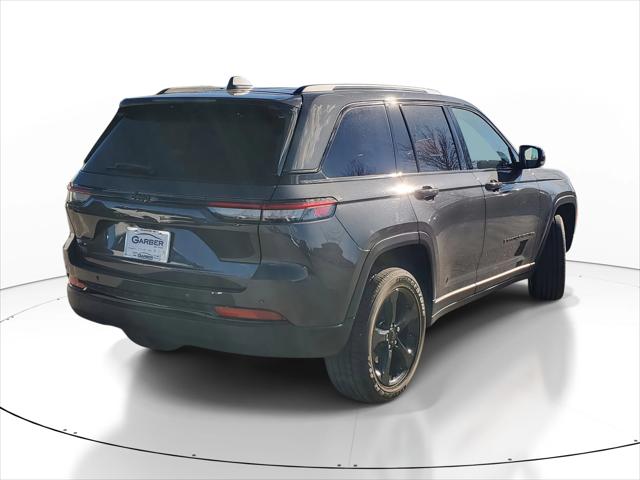 2022 Jeep Grand Cherokee Altitude 4x4 2022 Jeep Grand Cherokee Altitude 4x4