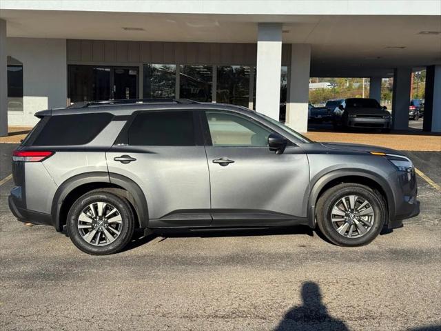 2022 Nissan Pathfinder SV 4WD 2022 Nissan Pathfinder SV 4WD