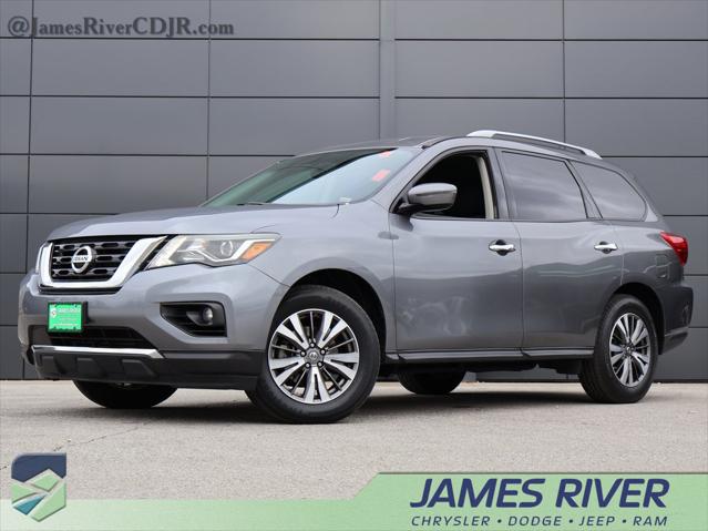 2017 Nissan Pathfinder SV 2017 Nissan Pathfinder SV