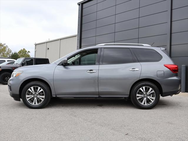 2017 Nissan Pathfinder SV 2017 Nissan Pathfinder SV