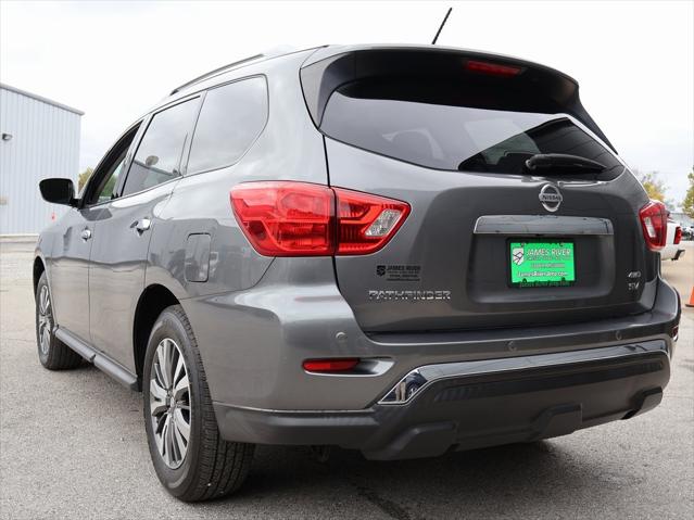 2017 Nissan Pathfinder SV 2017 Nissan Pathfinder SV