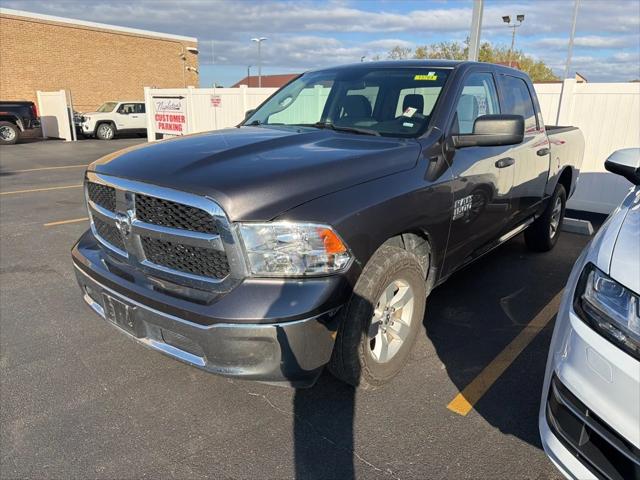 2022 RAM 1500 Classic SLT Crew Cab 4x2 57 Box 2022 RAM 1500 Classic SLT Crew Cab 4x2 57 Box