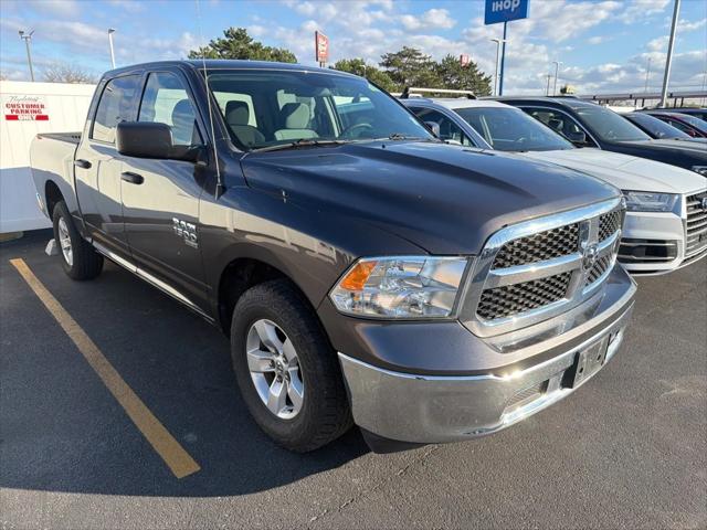 2022 RAM 1500 Classic SLT Crew Cab 4x2 57 Box 2022 RAM 1500 Classic SLT Crew Cab 4x2 57 Box