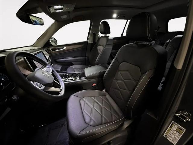 2026 Volkswagen Atlas SE with Technology
