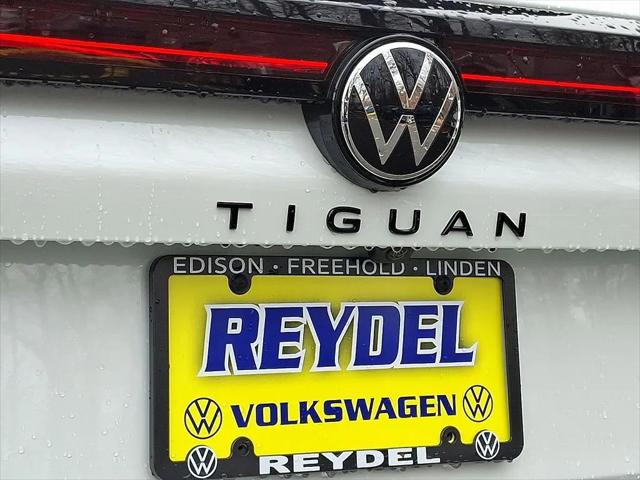 2026 Volkswagen Tiguan SE R-Line Black