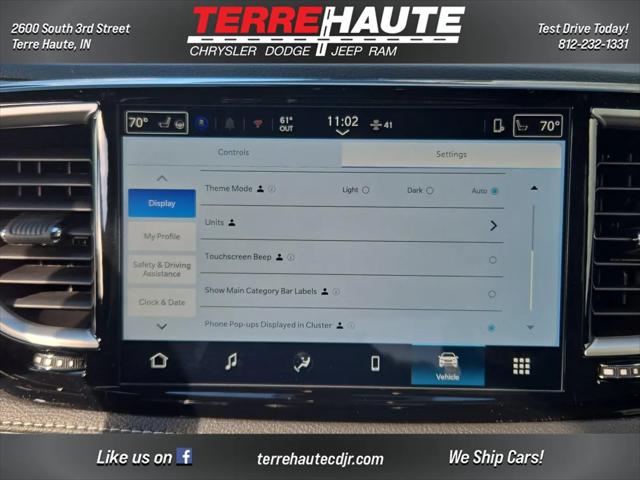 2026 Chrysler Pacifica Select