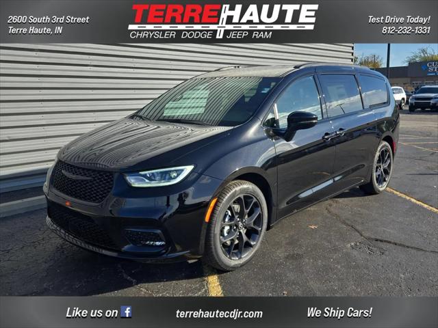 2026 Chrysler Pacifica Select for sale in Terre Haute, IN