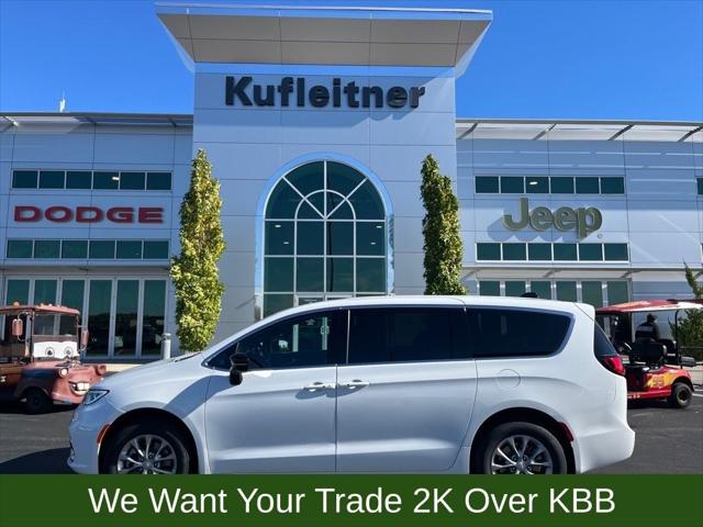 2026 Chrysler Pacifica PACIFICA SELECT AWD