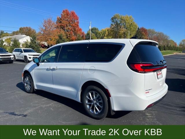 2026 Chrysler Pacifica PACIFICA SELECT AWD