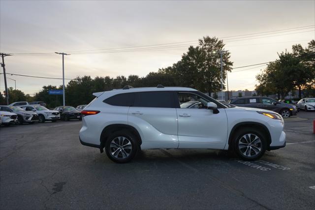 2022 Toyota Highlander XLE 2022 Toyota Highlander XLE