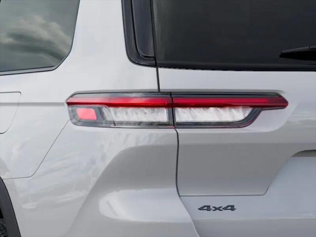 2025 Jeep Grand Cherokee L Altitude 4x4