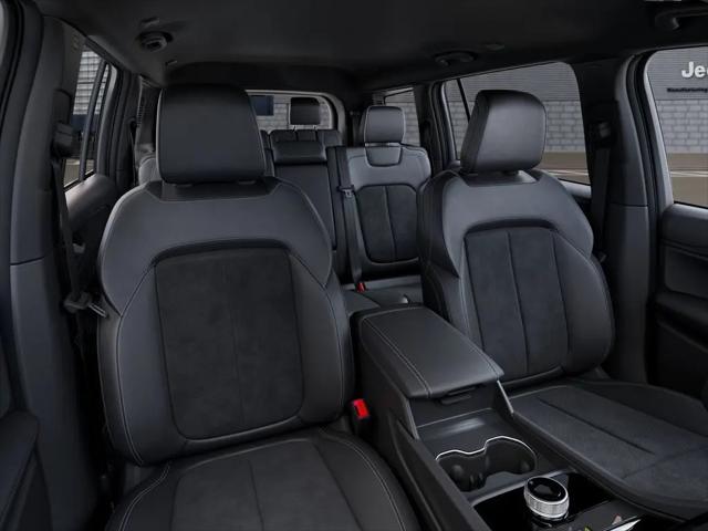 2025 Jeep Grand Cherokee L Altitude 4x4