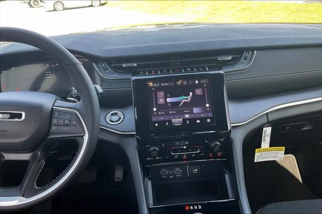 2025 Jeep Grand Cherokee Laredo X 4x4