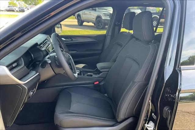 2025 Jeep Grand Cherokee Laredo X 4x4
